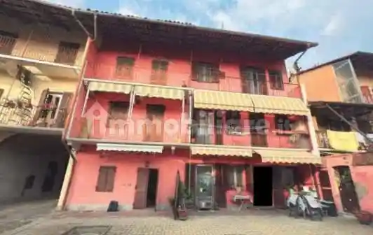 Casa indipendente in vendita a Candia Canavese