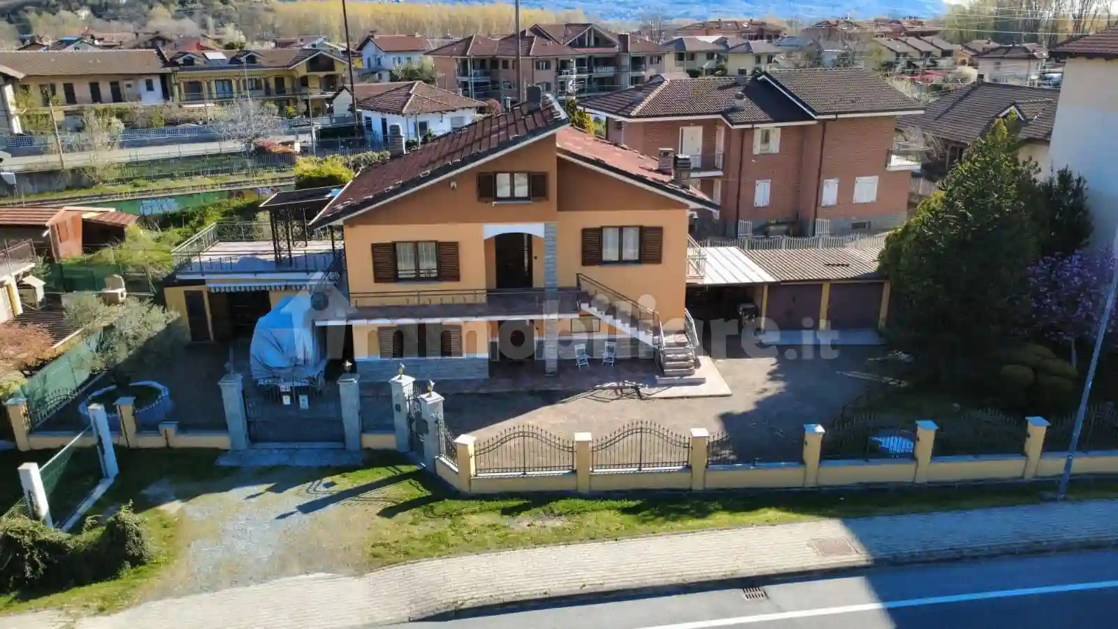 Villa - foto 2