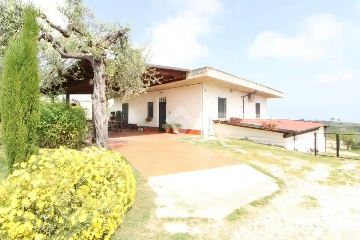 Villa in vendita a Torrevecchia Teatina