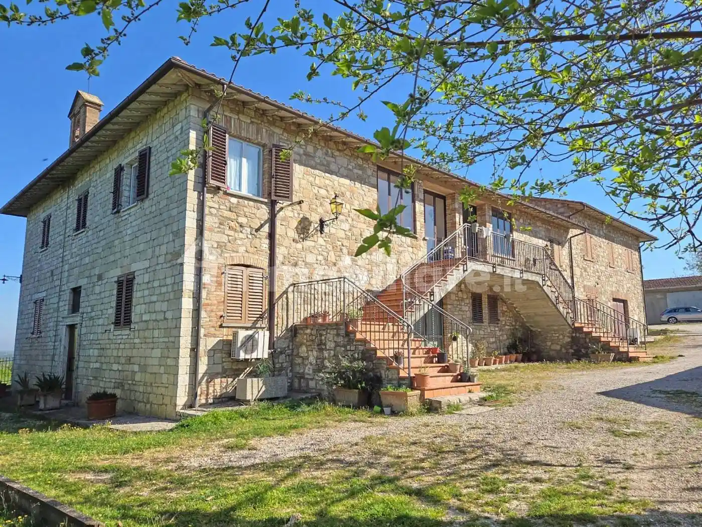 Rustico - Casale in vendita a Todi