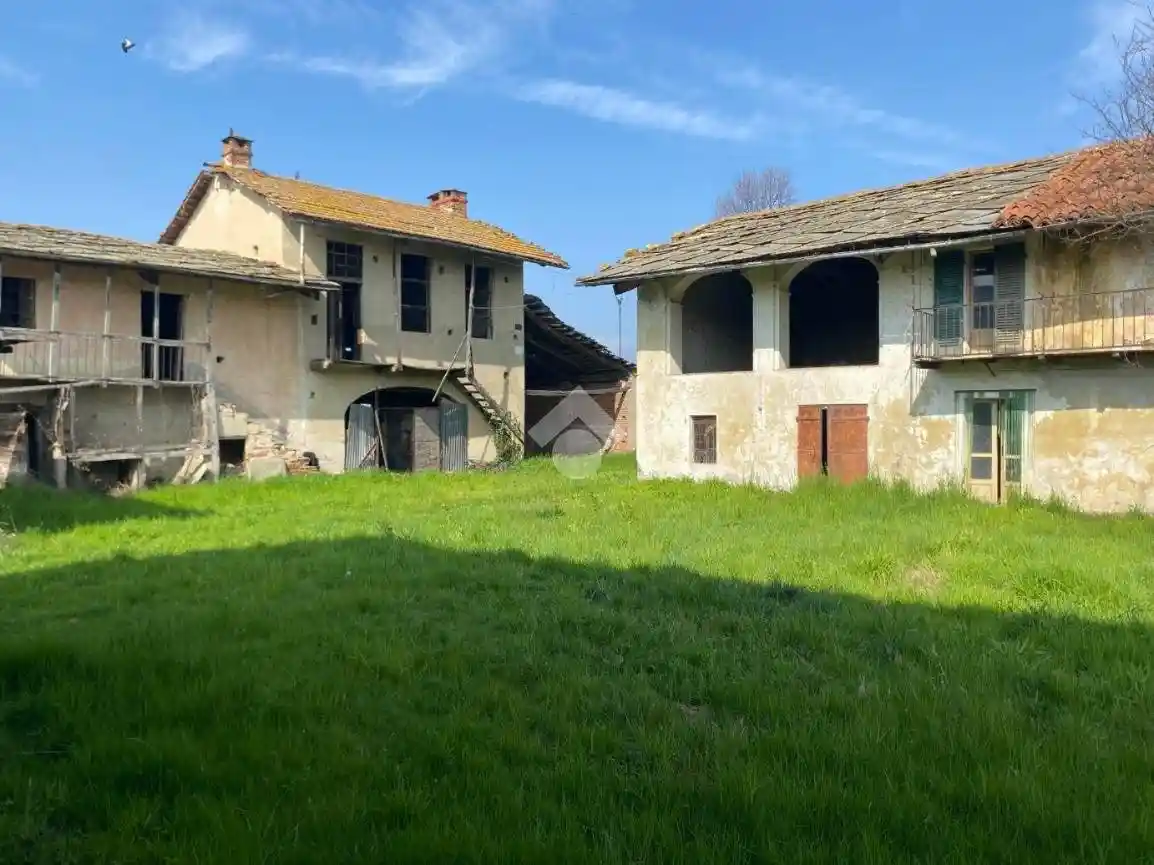 Rustico - Casale in vendita a Cavour