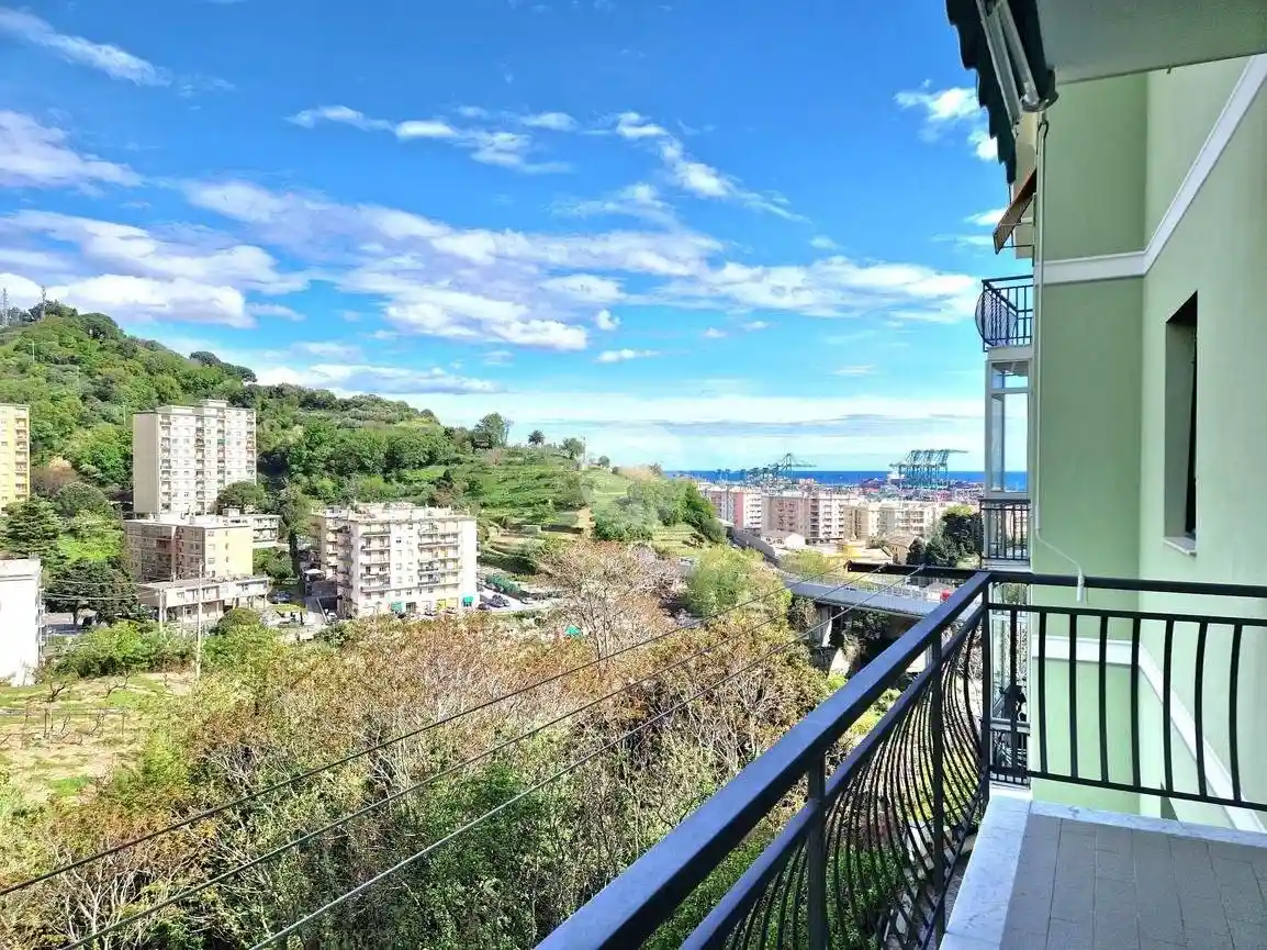 Appartamento in vendita a Genova