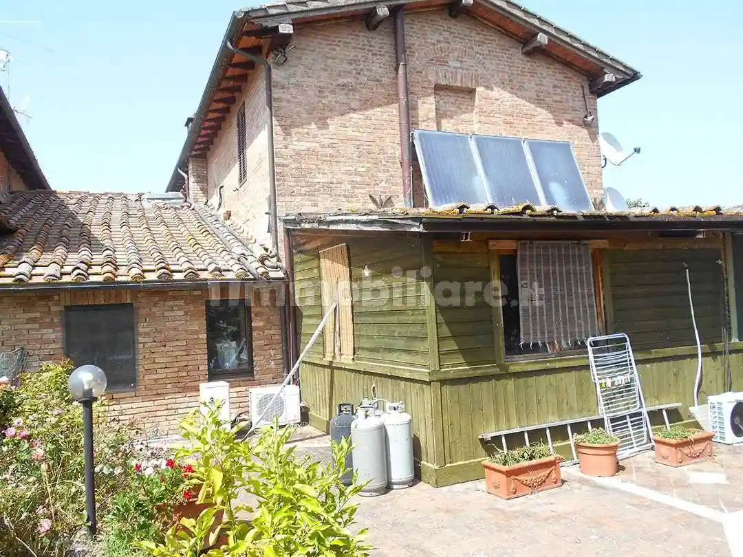 Casa indipendente in vendita a Monteroni d'Arbia