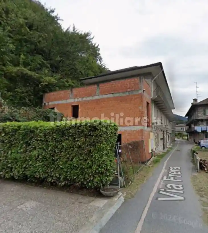 Palazzo - Stabile in vendita a Pieve Vergonte