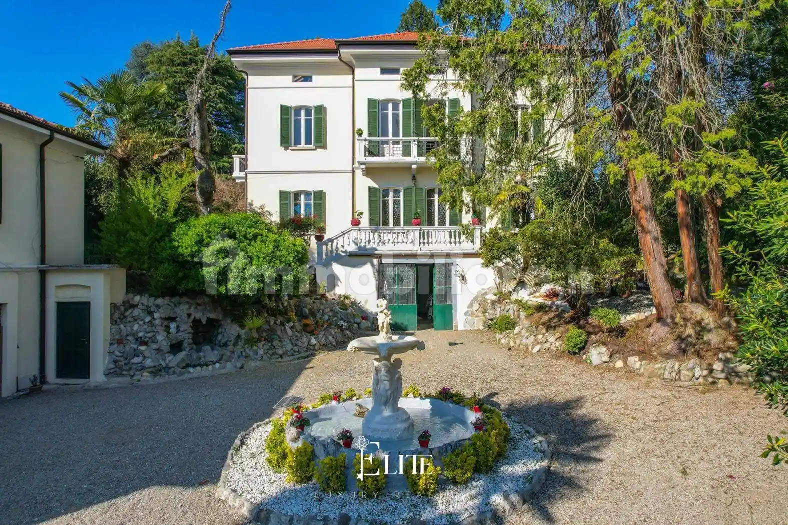 Villa in vendita a Castelletto Sopra Ticino