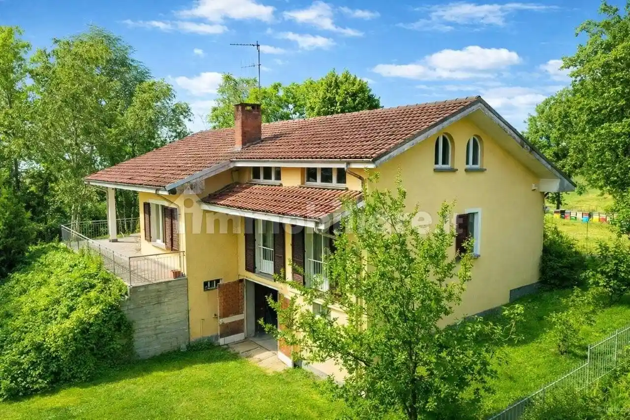 Villa in vendita a Nizza Monferrato