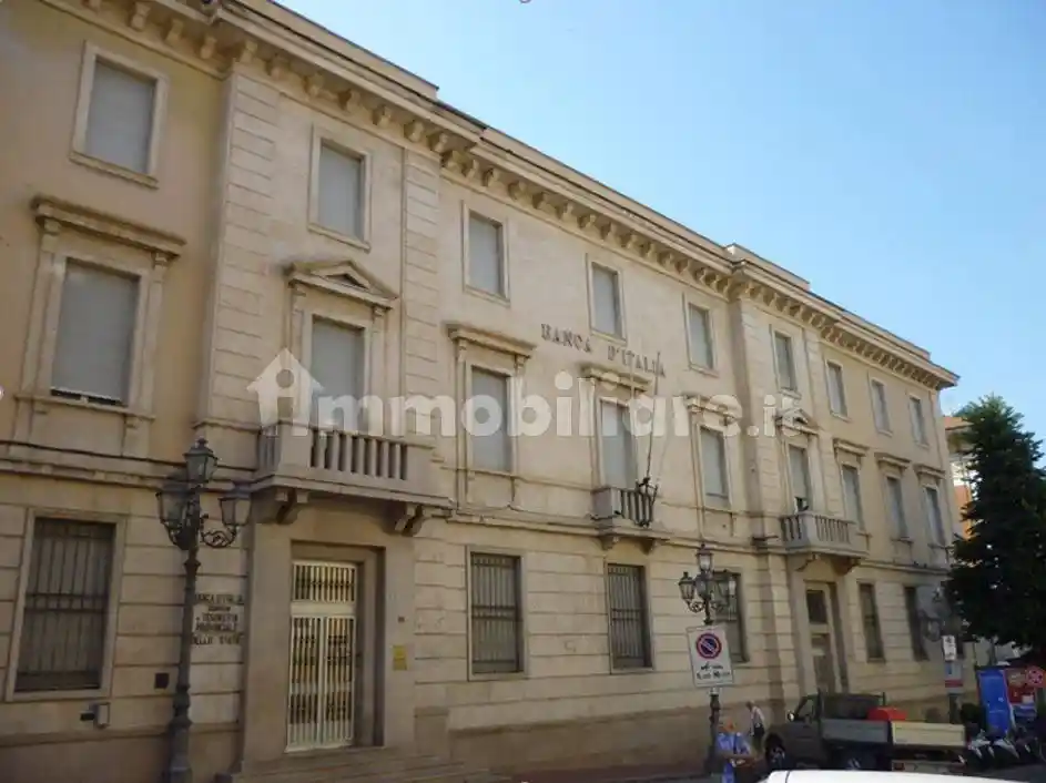 Palazzo - Edificio in vendita a Imperia