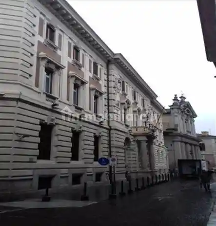 Palazzo - Edificio in vendita a Novara