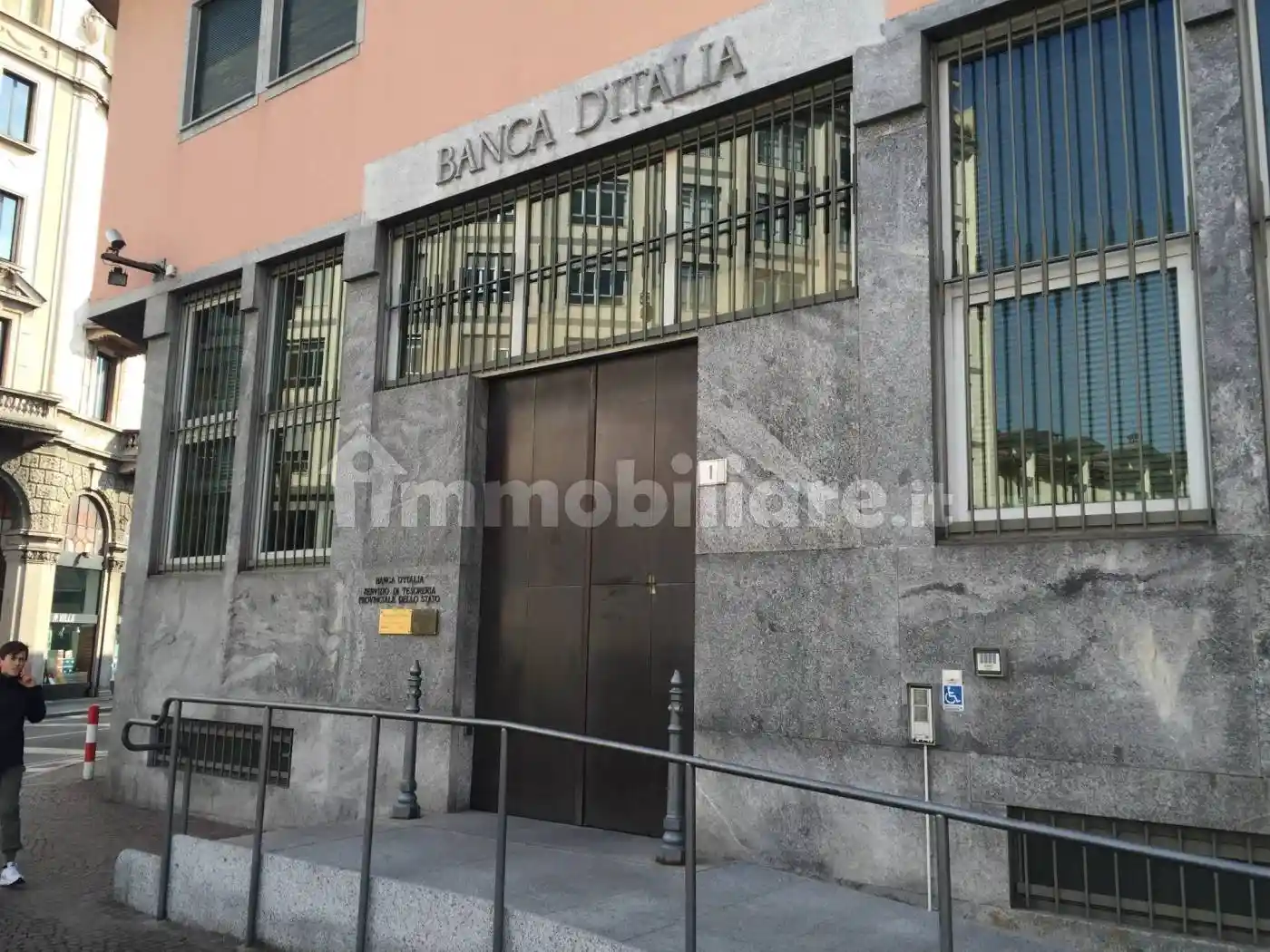 Palazzo - Edificio in vendita a Varese