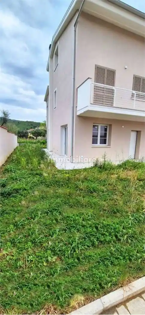 Villetta a schiera in vendita a Montale