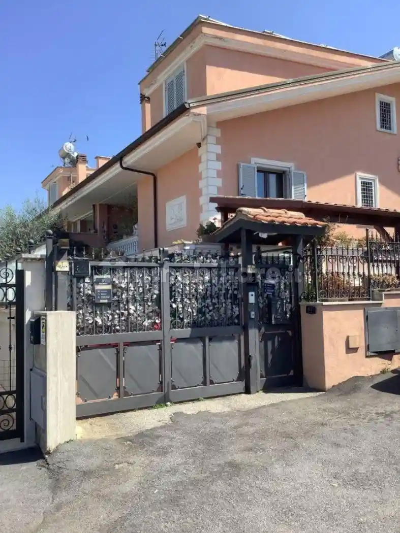Villa in vendita a Guidonia Montecelio