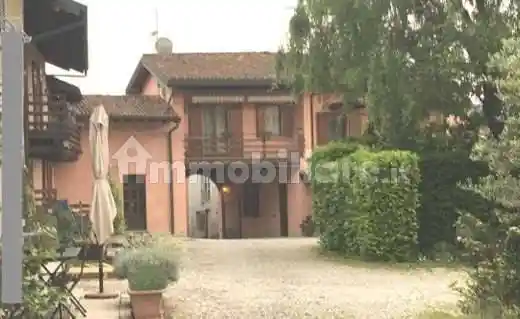 Appartamento in vendita a Lipomo