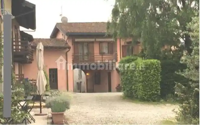 Appartamento in vendita a Lipomo