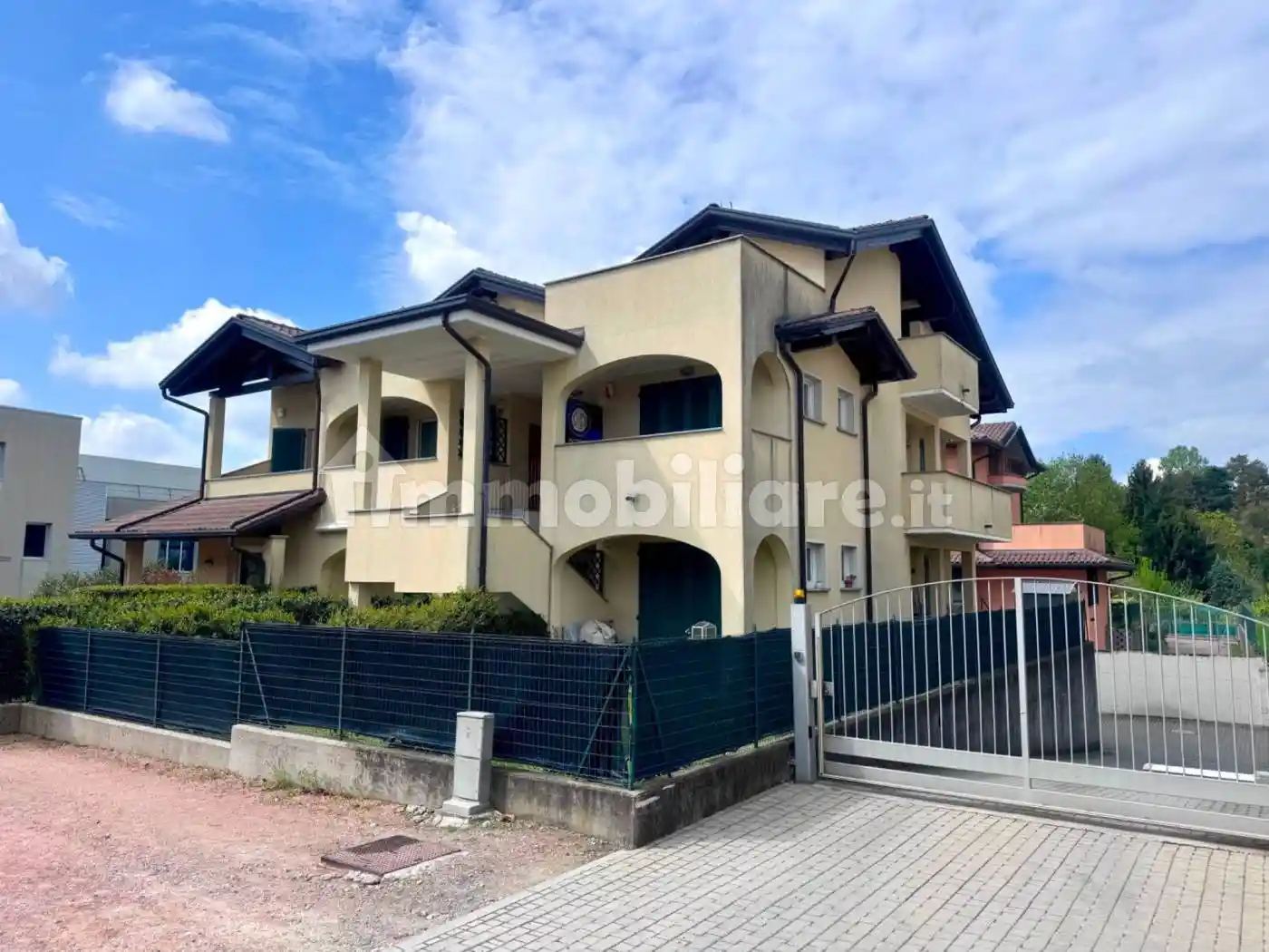 Appartamento in vendita a Jerago con Orago