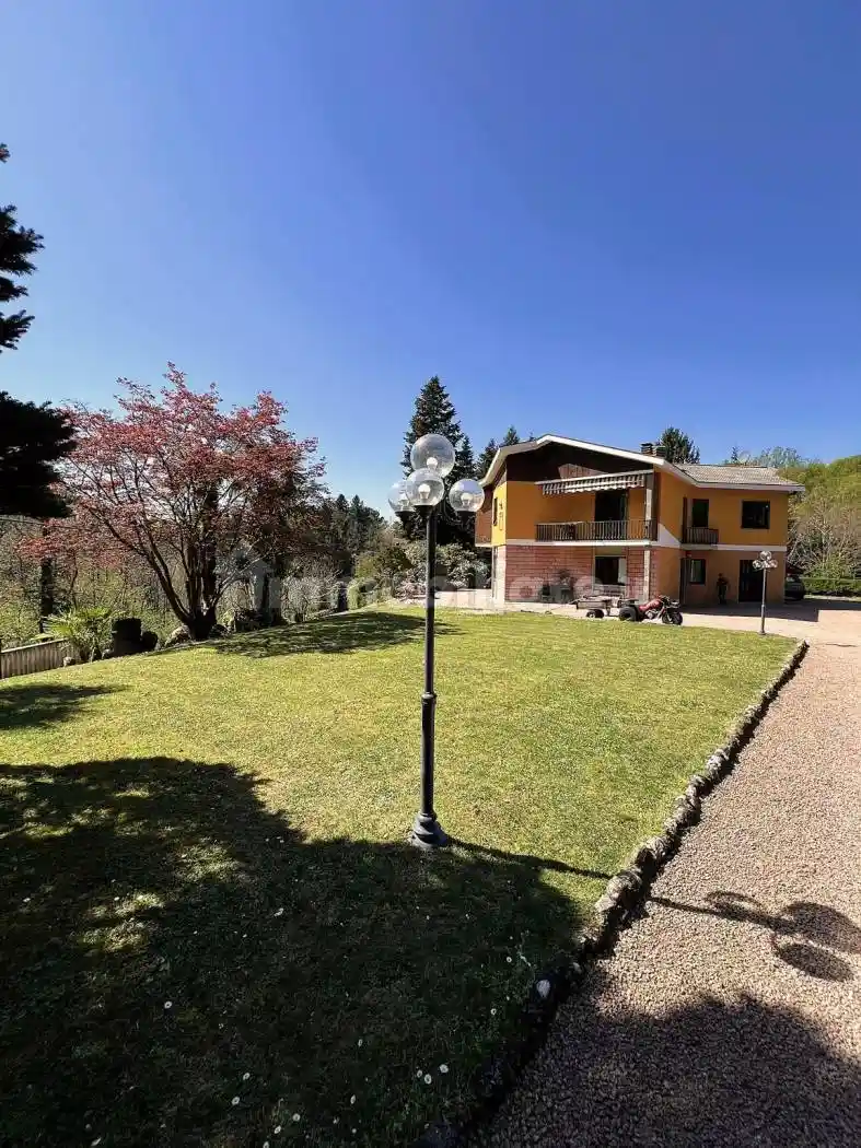 Villa in vendita a Venegono Superiore