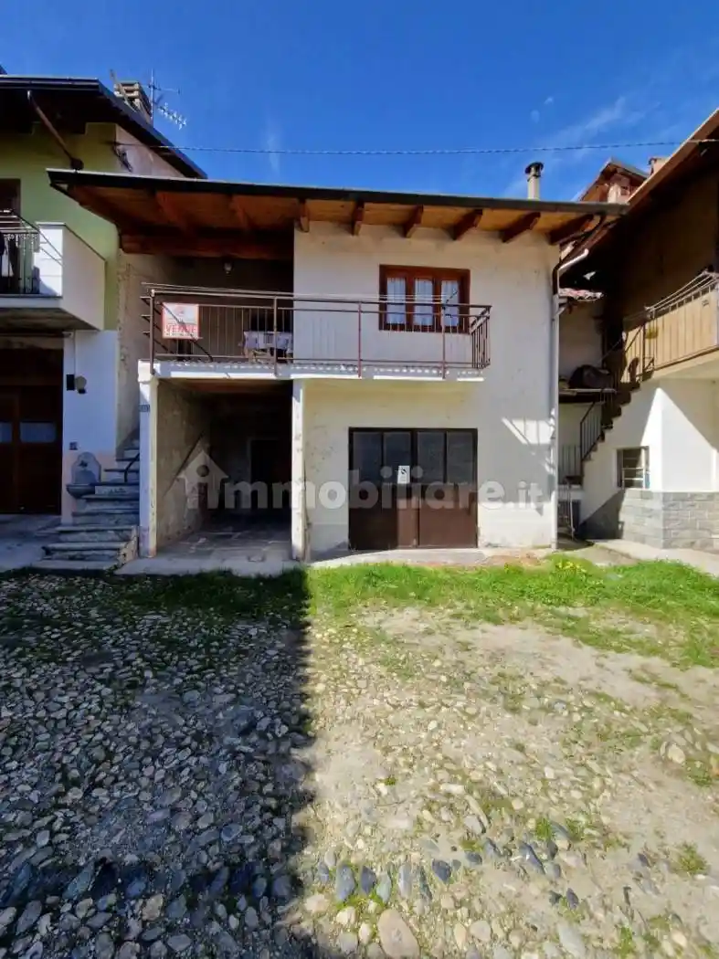 Casa indipendente in vendita a Vaie