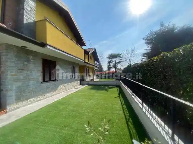 Villa in vendita a Bregnano