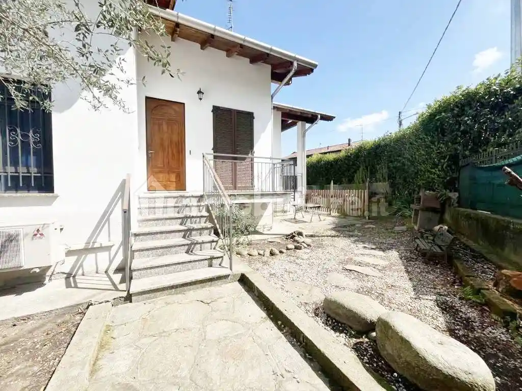 Villa in vendita a Castelletto Sopra Ticino