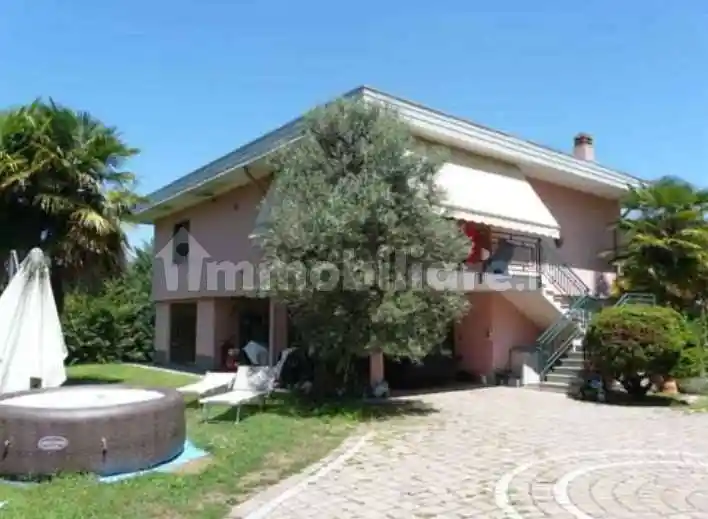 Villa in vendita a Castelletto Sopra Ticino