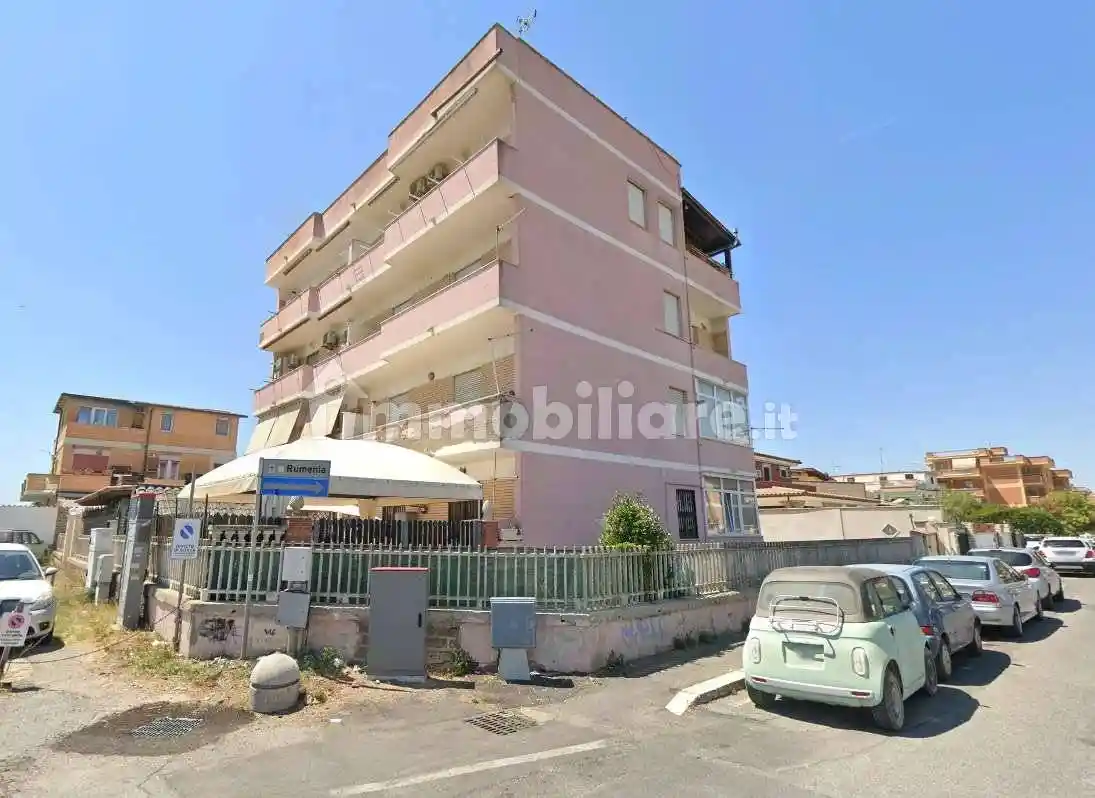 Appartamento in vendita a Pomezia