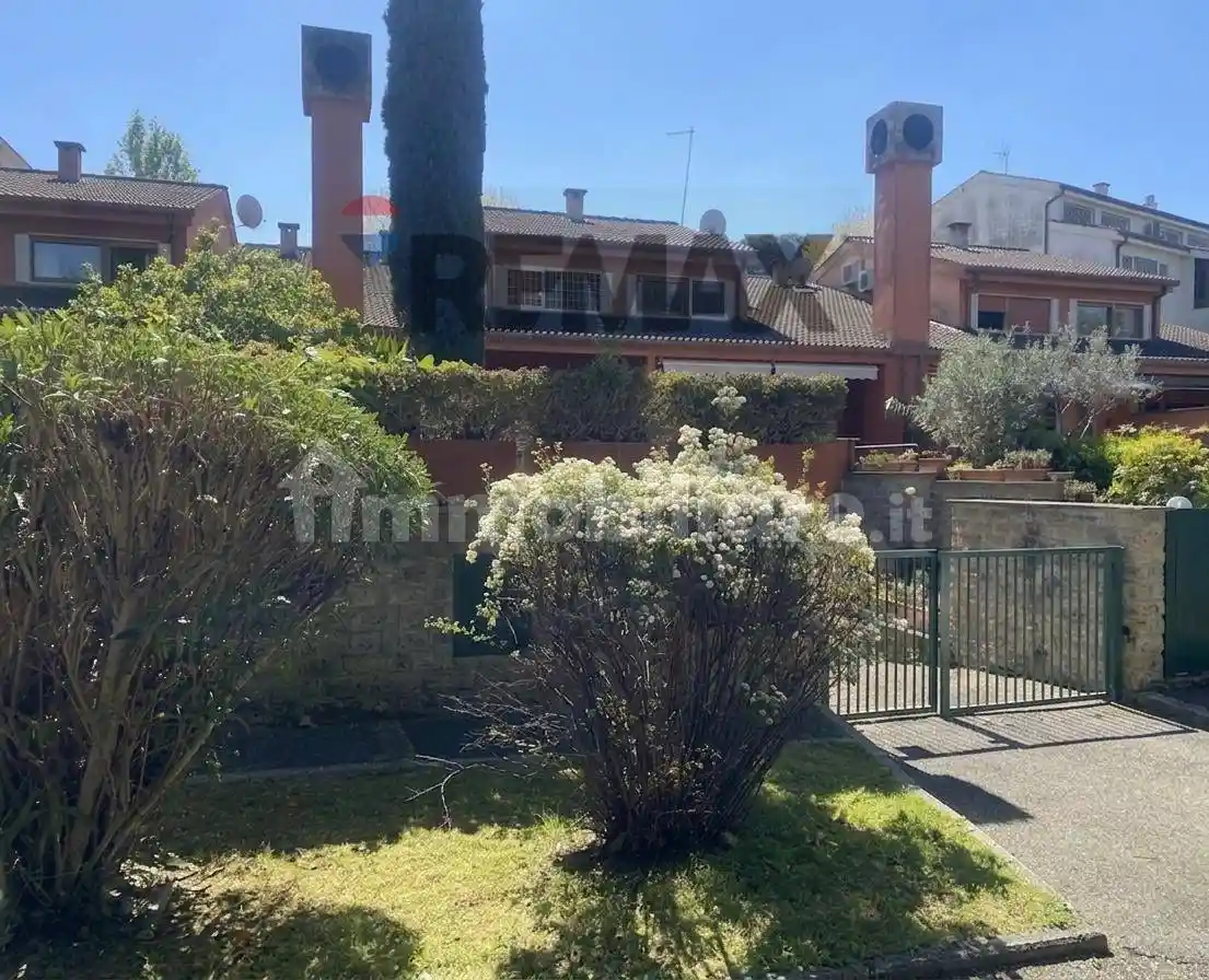 Villetta a schiera in affitto a Roma