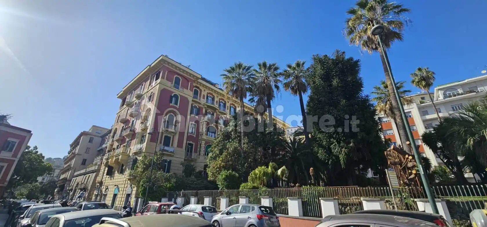 Appartamento in vendita a Napoli