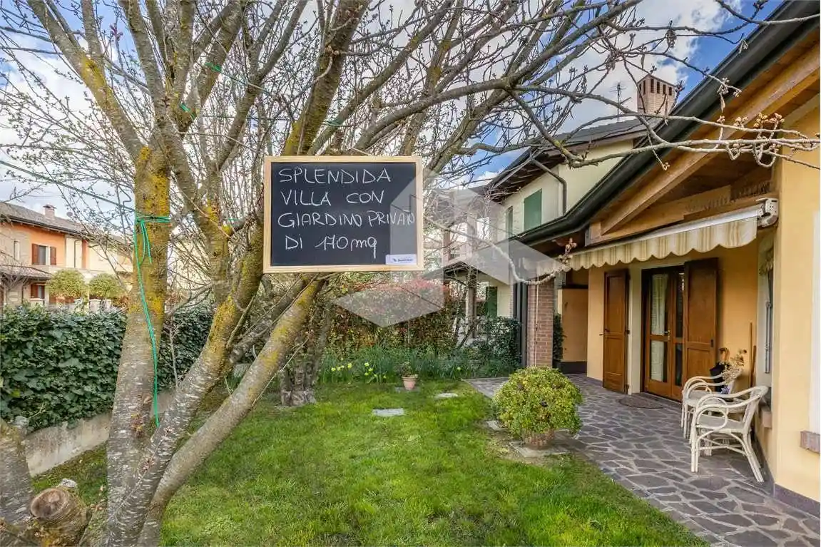 Casa indipendente in vendita a Novellara