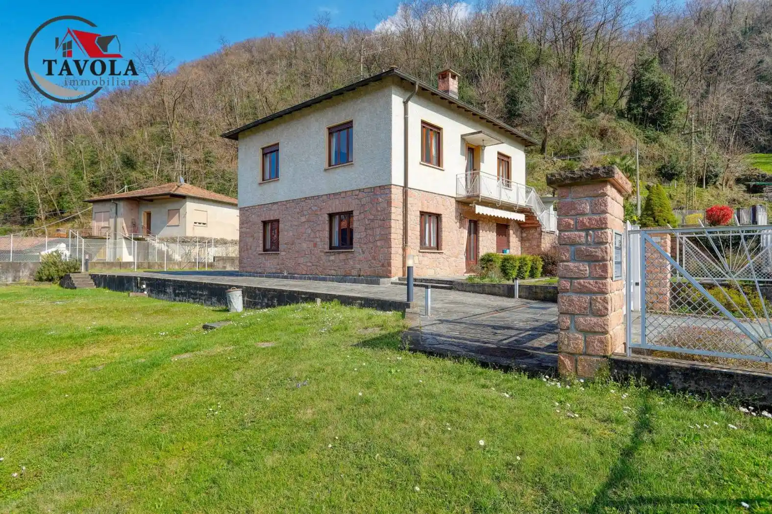 Villa in vendita a Porto Ceresio