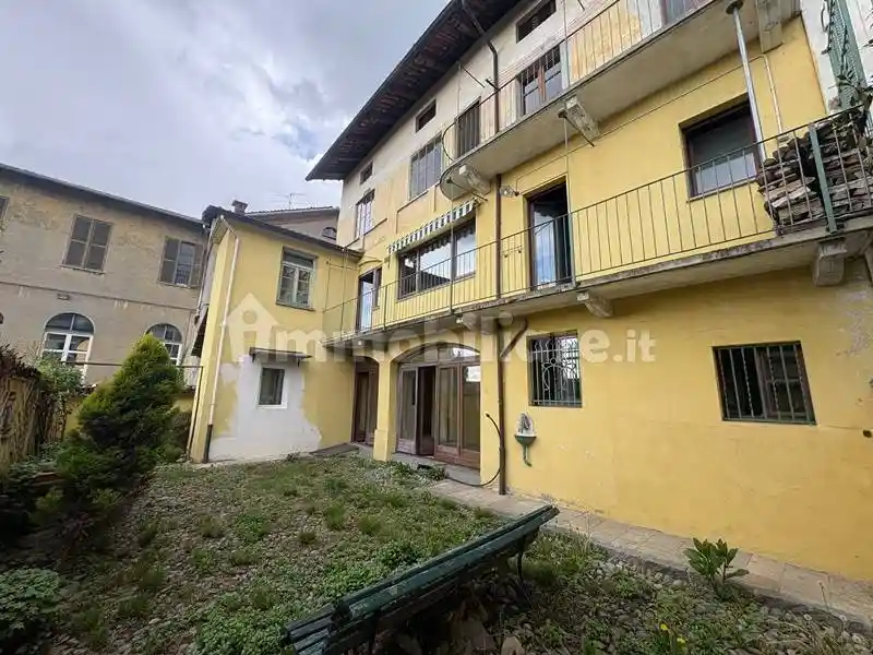 Rustico - Casale in vendita a Tollegno