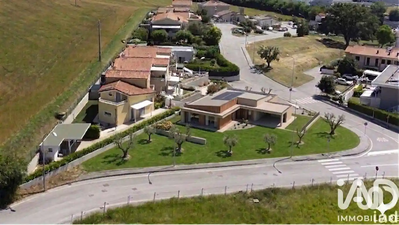 Villa in vendita a Osimo