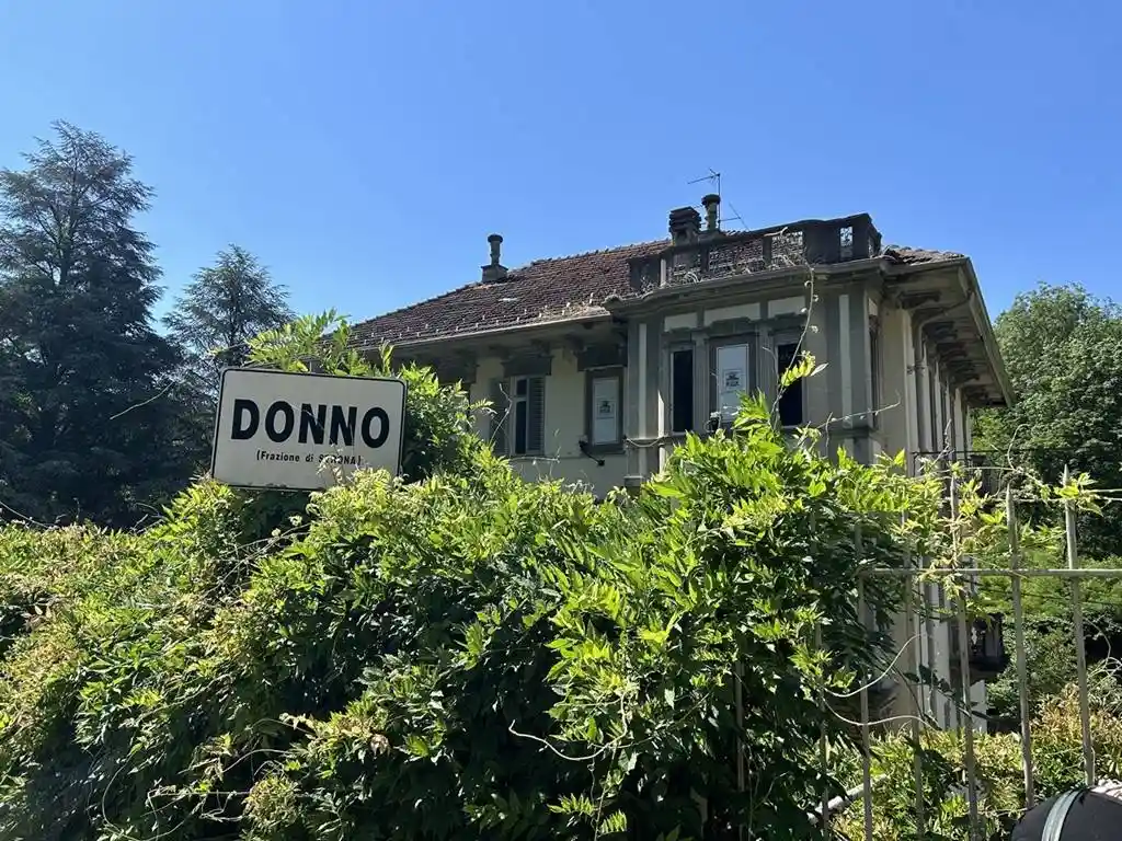 Palazzo - Edificio in vendita a Strona