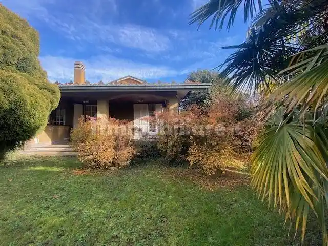 Villa in vendita a Cermenate