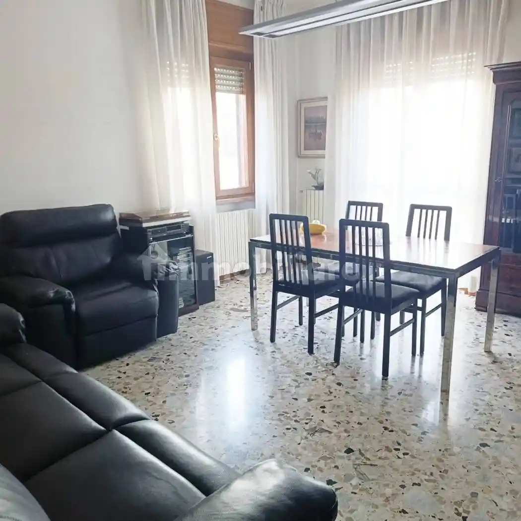 Appartamento in vendita a Piacenza