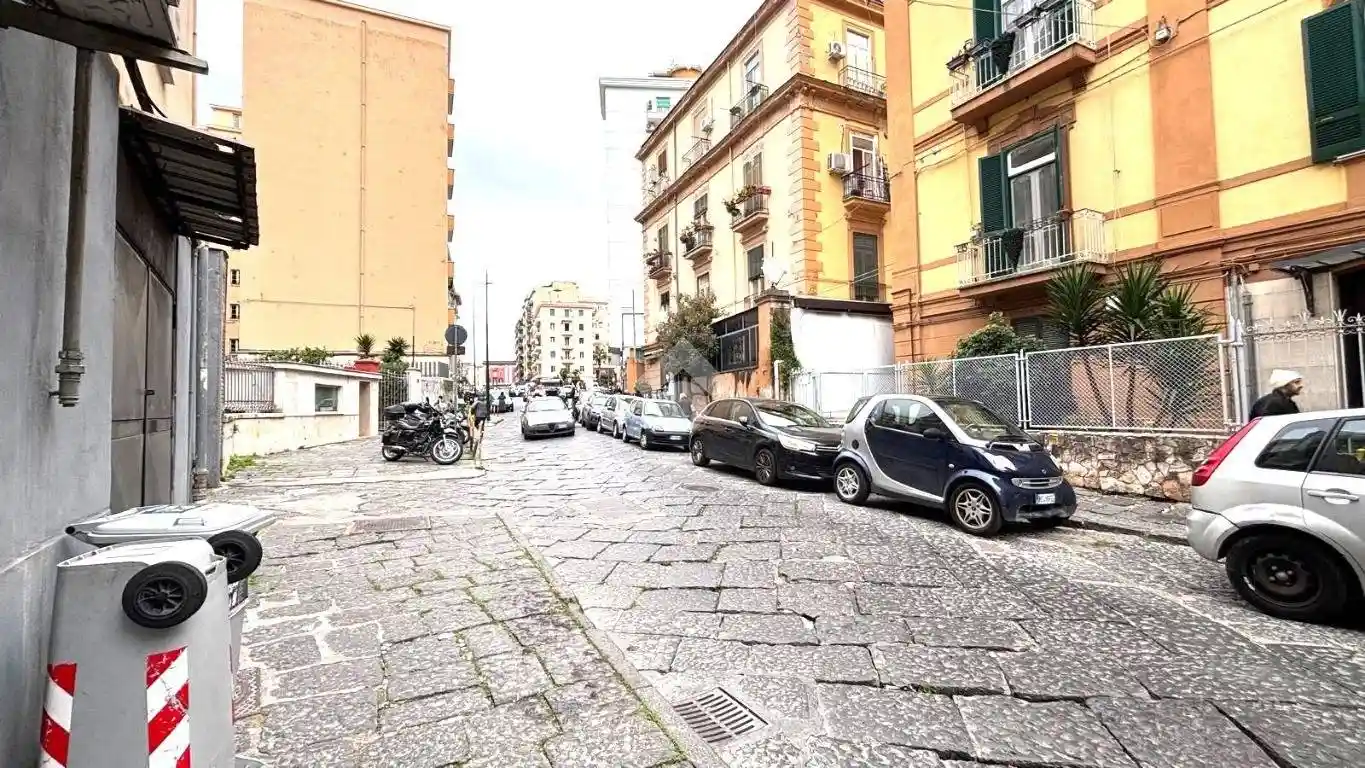 Appartamento in affitto a Napoli