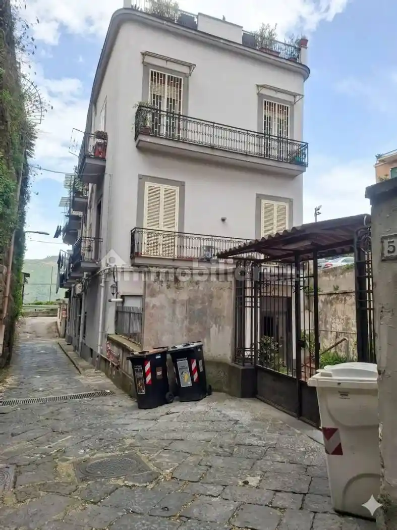 Appartamento in vendita a Napoli