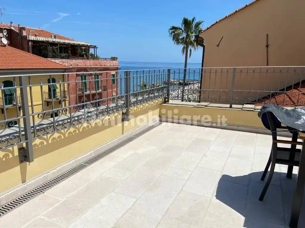 Appartamento in affitto a Laigueglia