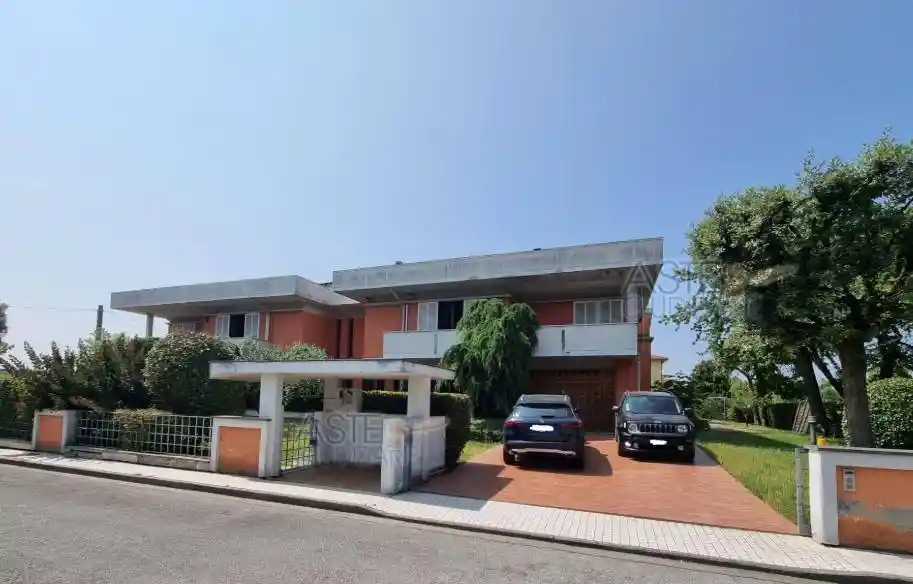 Villa in vendita a Santa Croce sull'Arno