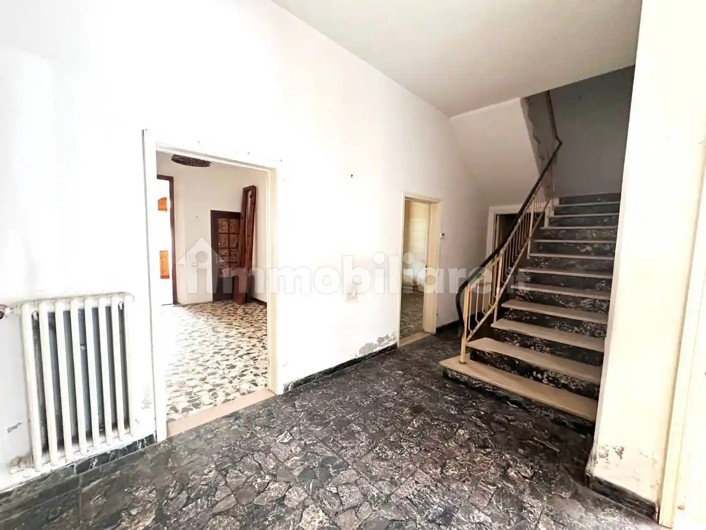 Casa indipendente in vendita a Prato