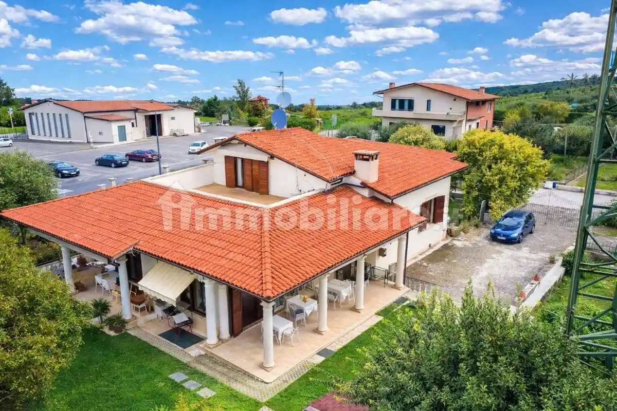 Villa in vendita a Cavaion Veronese