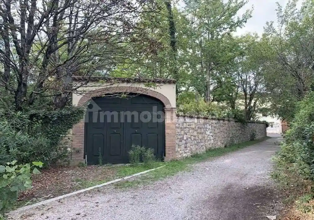 Palazzo - Stabile in vendita a Borgosatollo