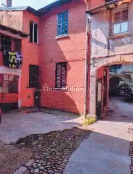 Casa indipendente in vendita a Cuvio