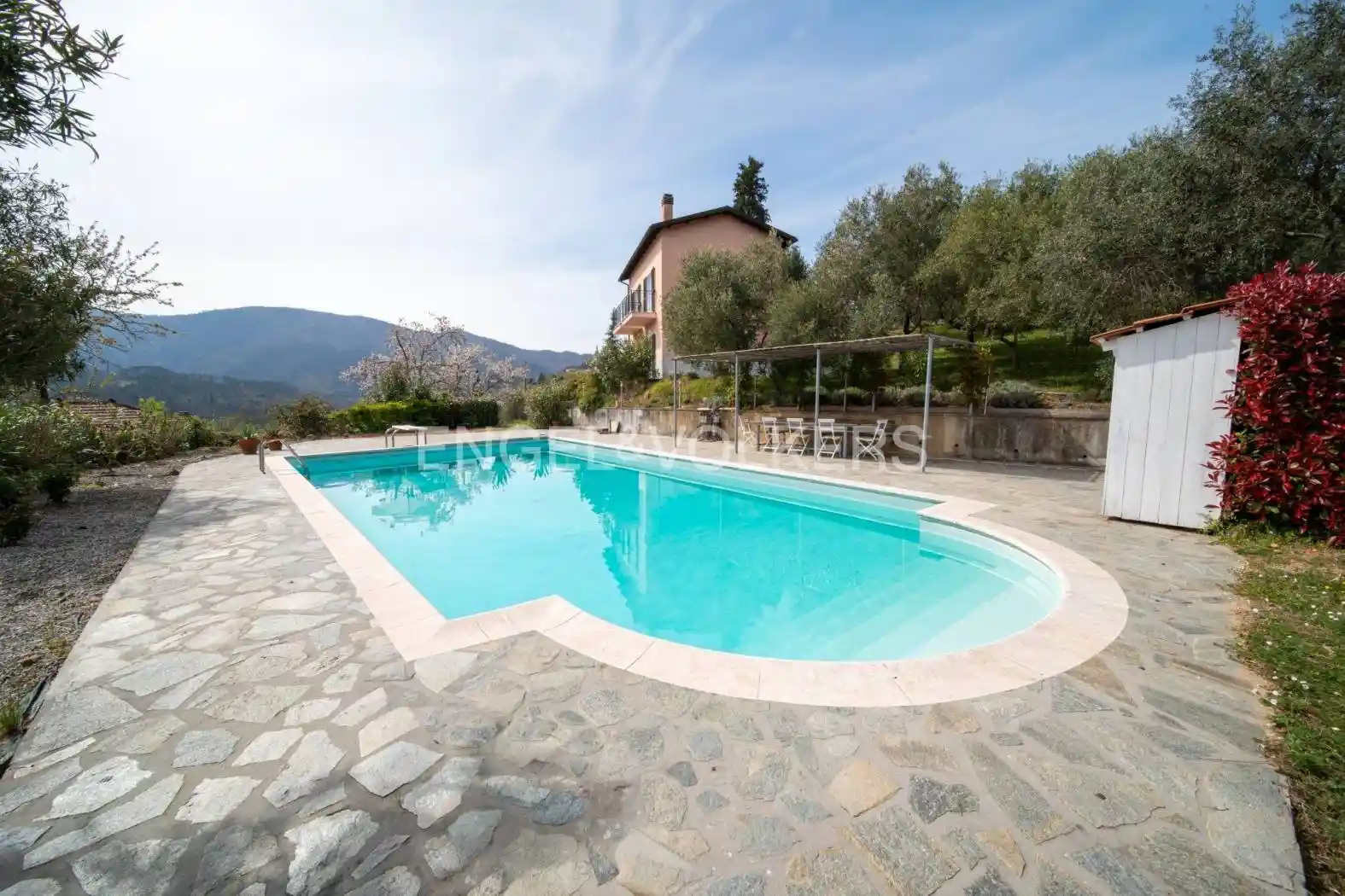 Villa in vendita a Carro