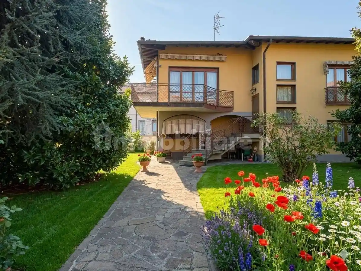 Villa in vendita a Imbersago