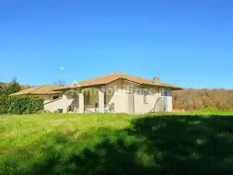 Villa in vendita a Fabrica di Roma