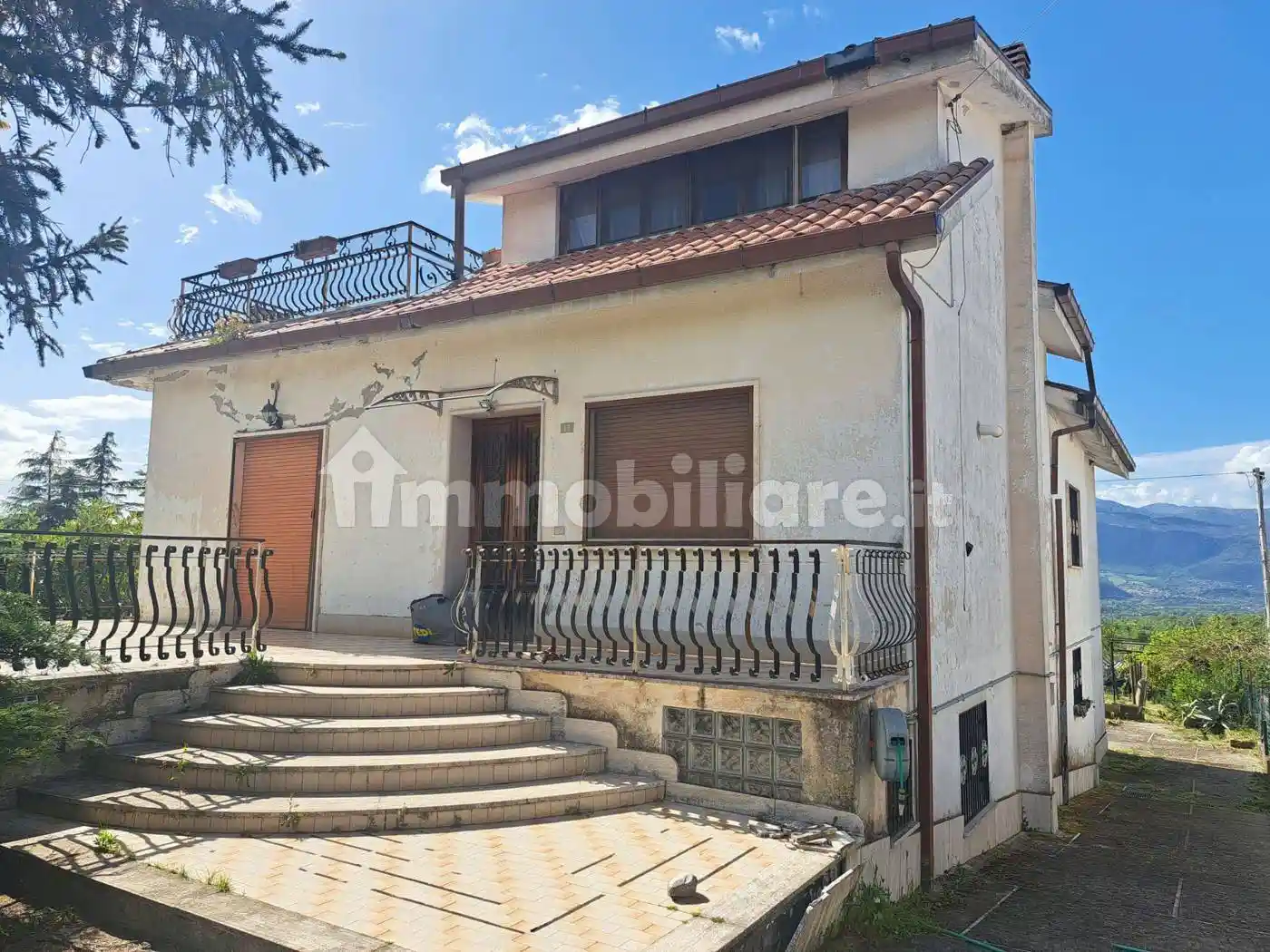 Villa in vendita a Cervaro