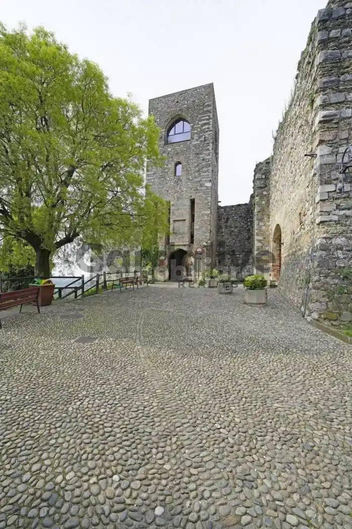 Villa in vendita a Padenghe sul Garda