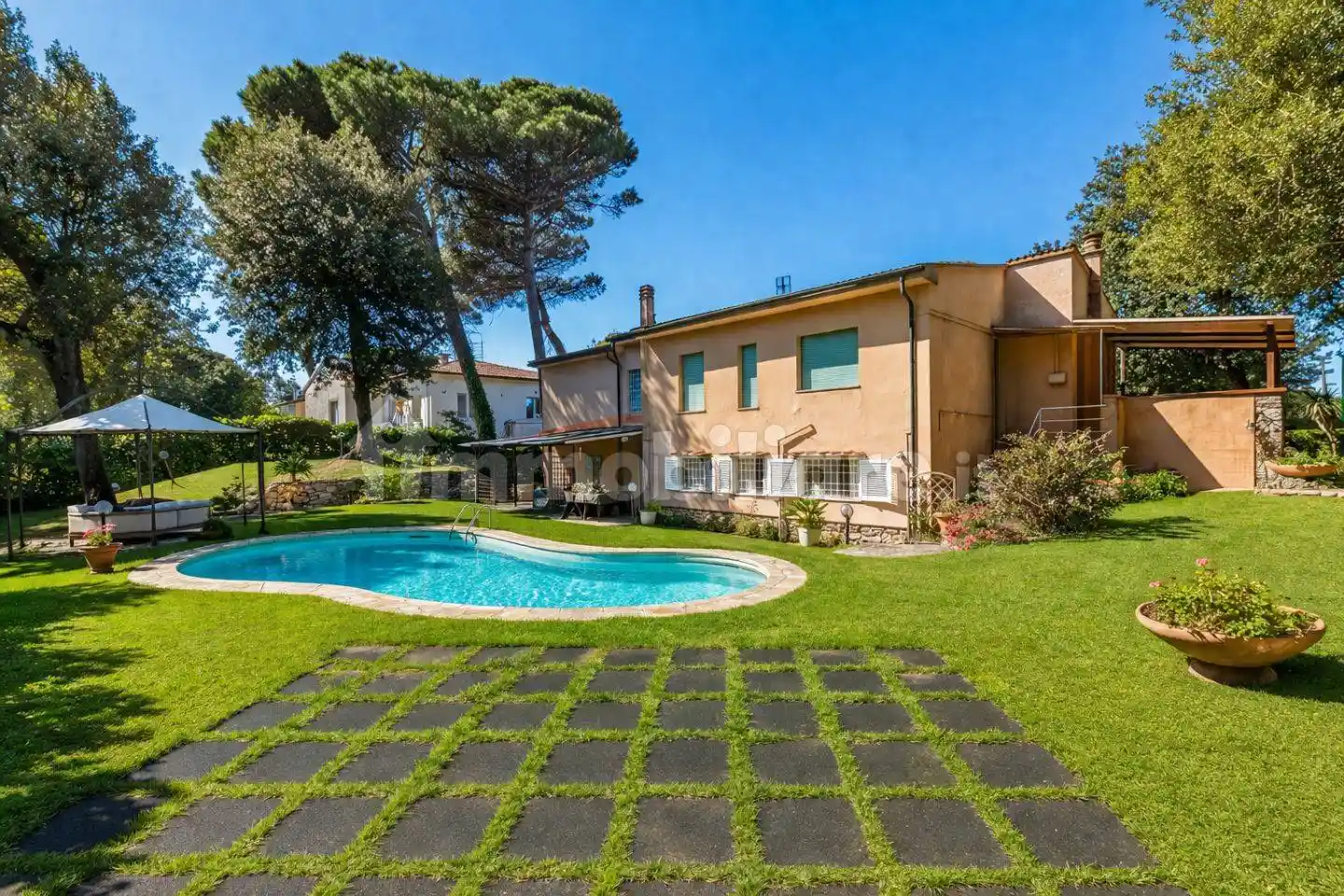 Villa in vendita a Pisa