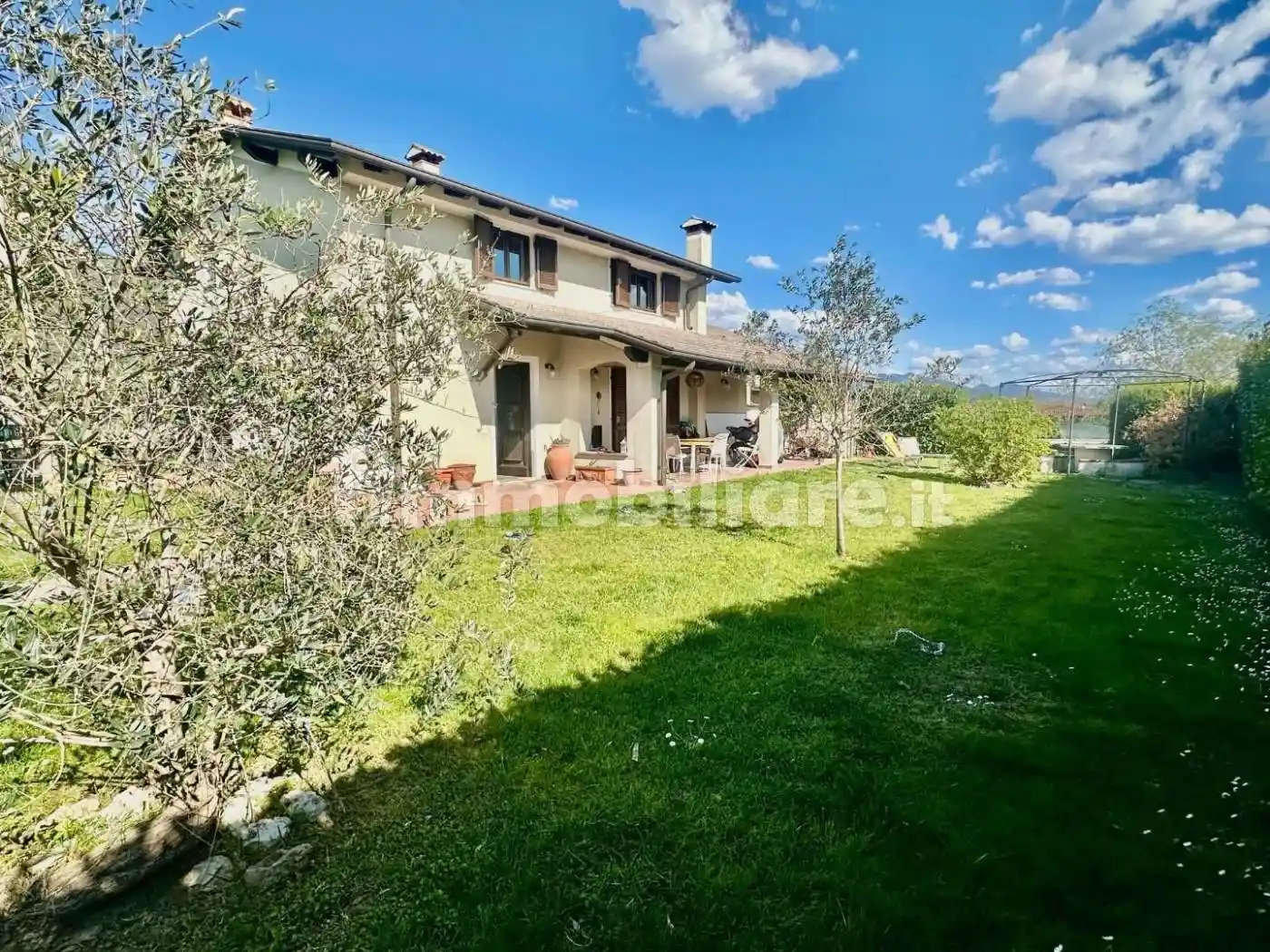 Casa indipendente in vendita a Carrara