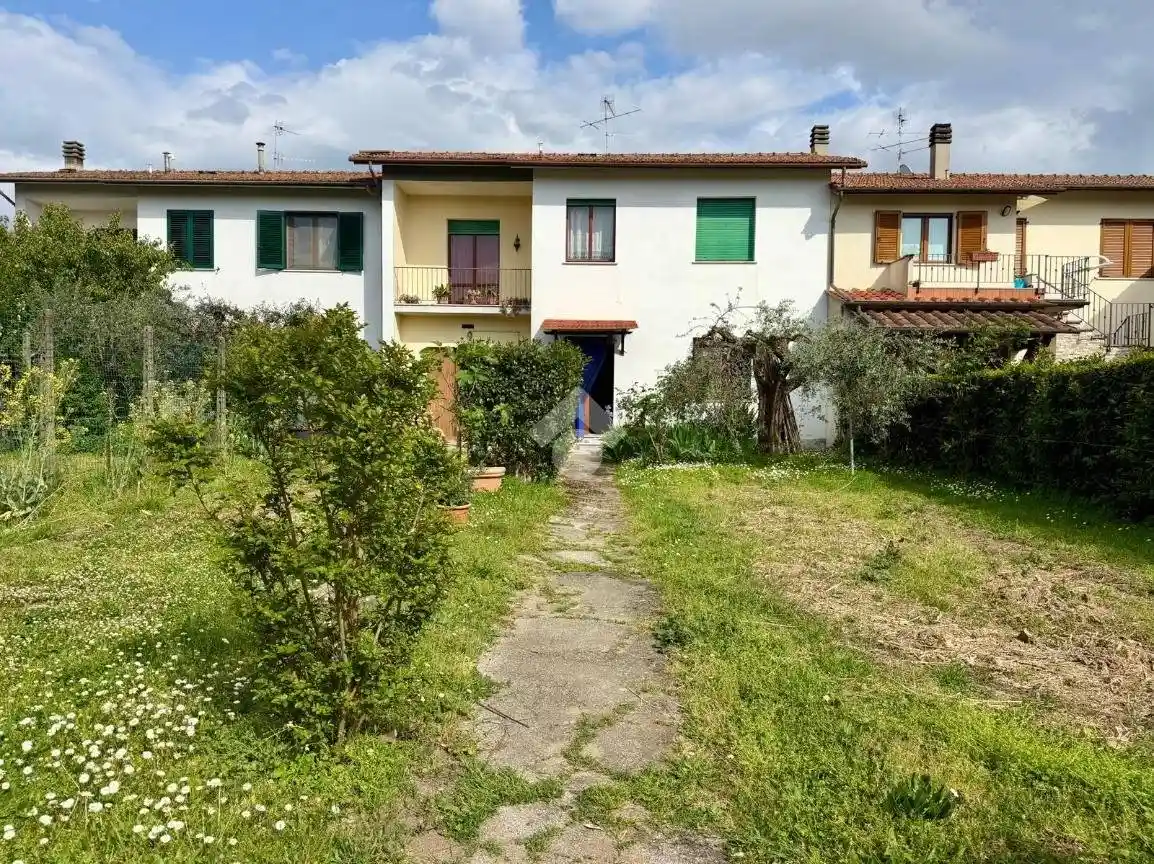 Casa indipendente in vendita a Pistoia