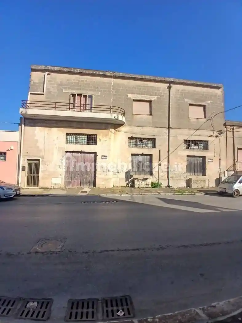 Casa indipendente in vendita a Lizzano